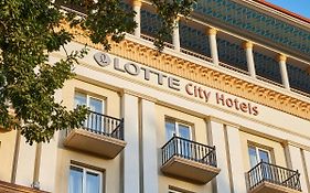 Отель Lotte City Tashkent Palace